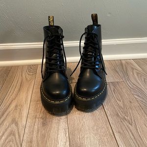 Doc Martens m5/L6/37EU platform boots